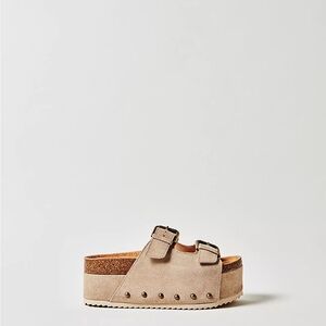 Women’s Free People Rule Breaker Sandal SZ 7 1/2 Only worn twice